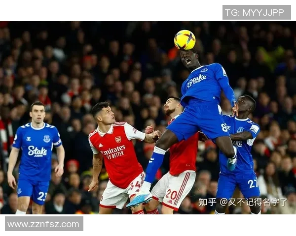 英超激战阿森纳与AC米兰战平点球大战引发全场热烈反响 英超激战阿森纳与AC米兰战平点球大战引发全场热烈反响